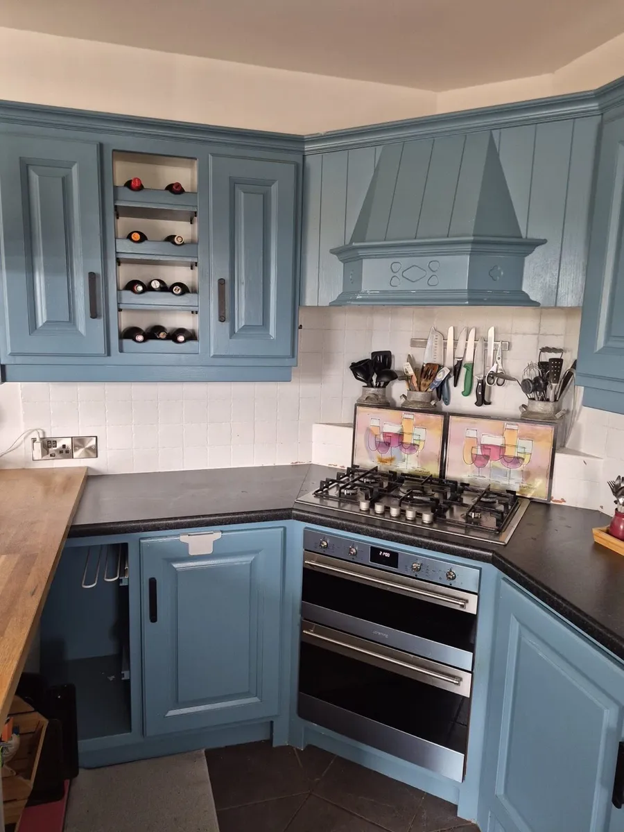 Solid Oak Painted Kitchen with Appliances - Image 3