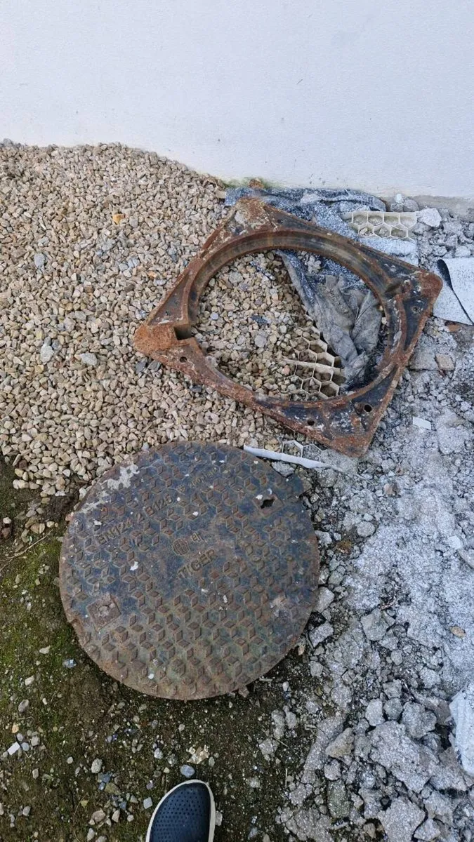 Man hole cover - Image 3