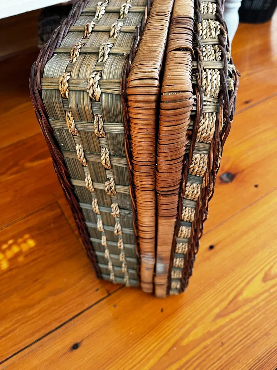 Vintage basket - Image 2