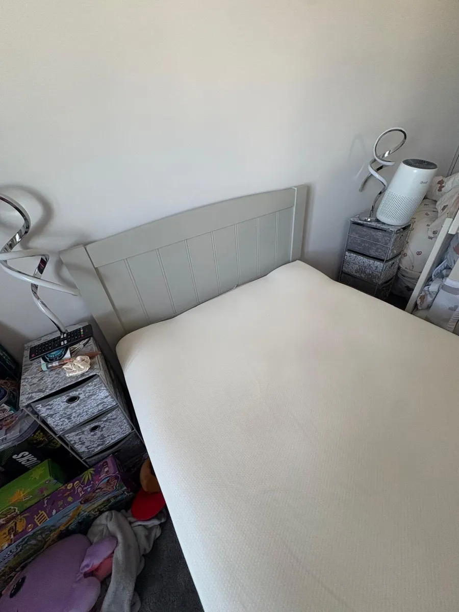 Single bed used handful of times - Image 2