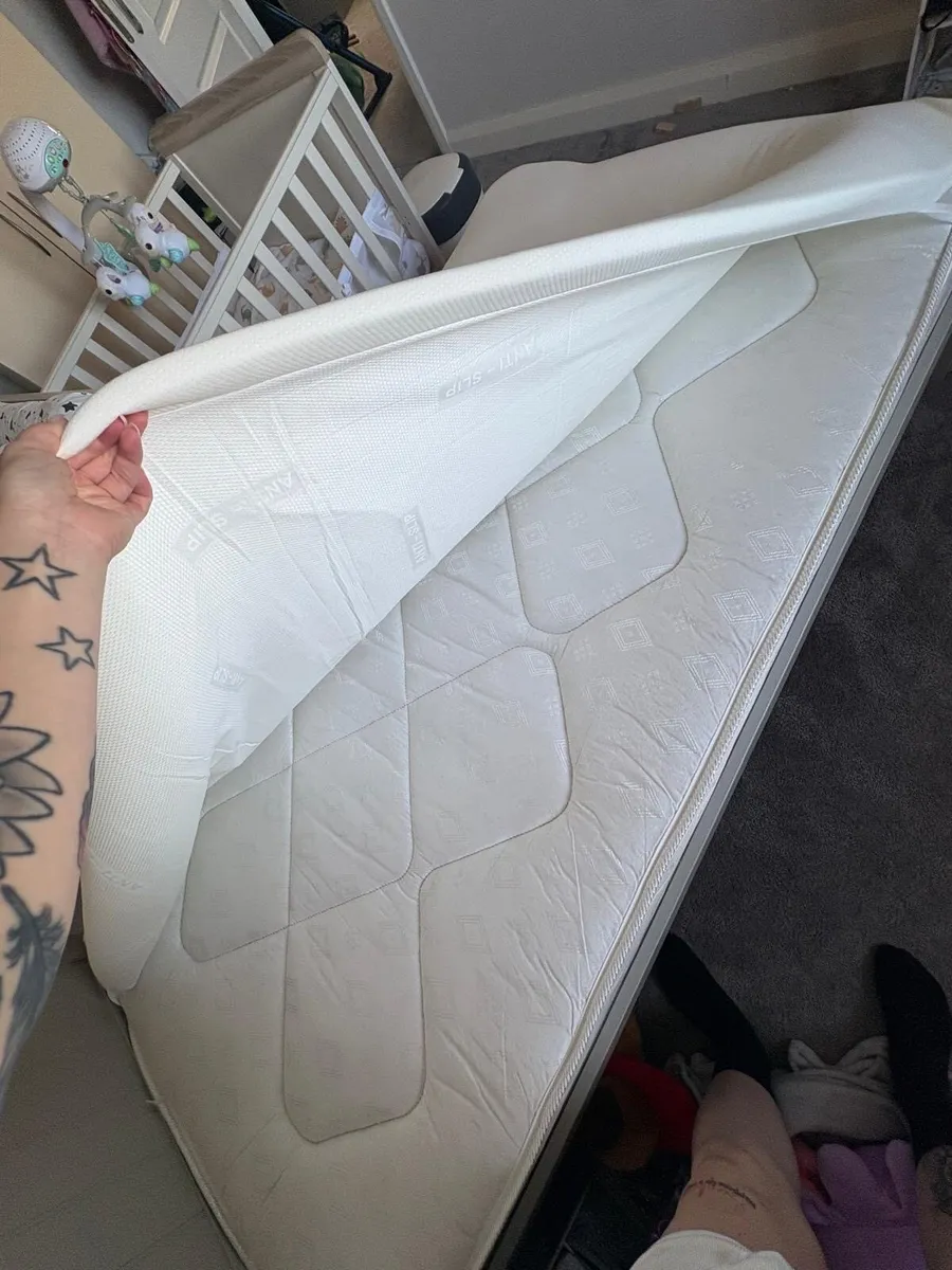 Single bed used handful of times - Image 3