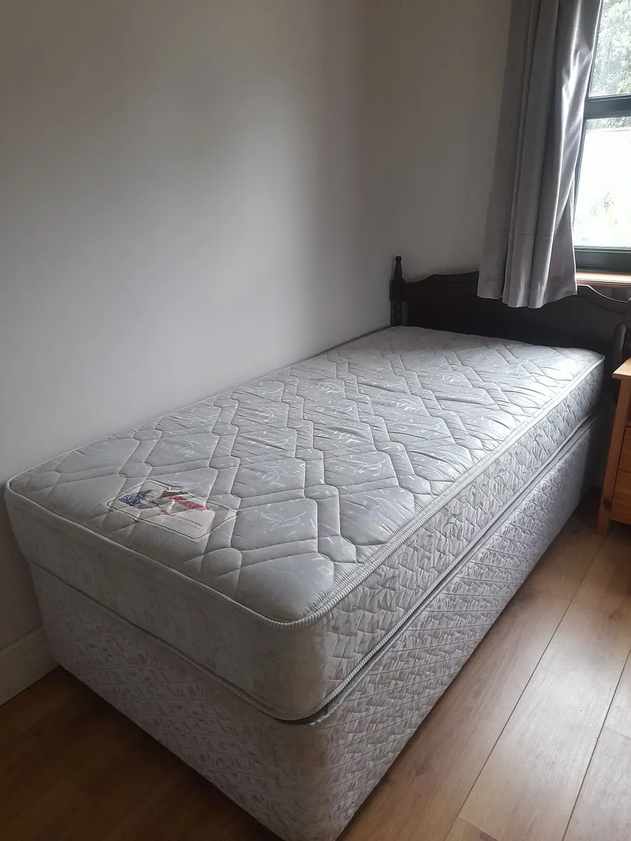 Single bed - Image 1