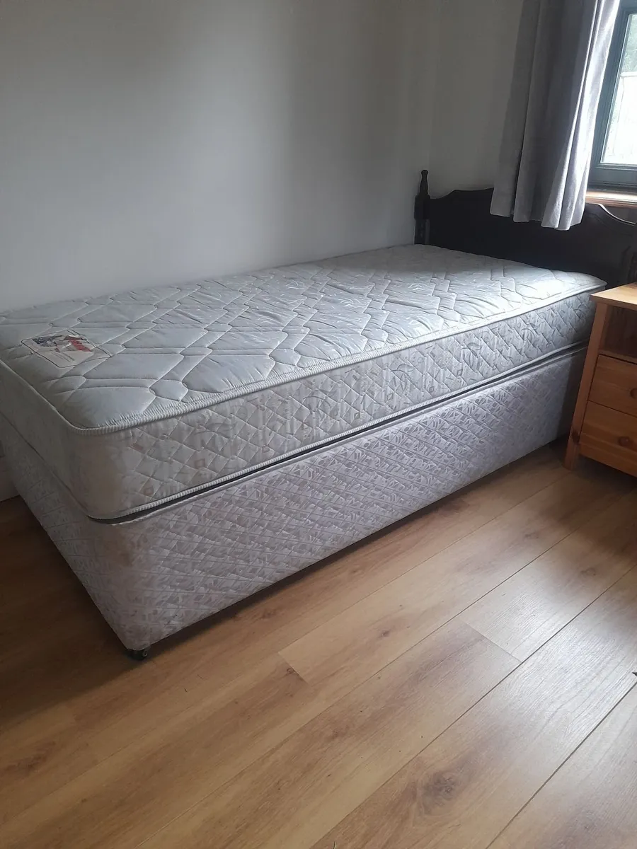 Single bed - Image 2