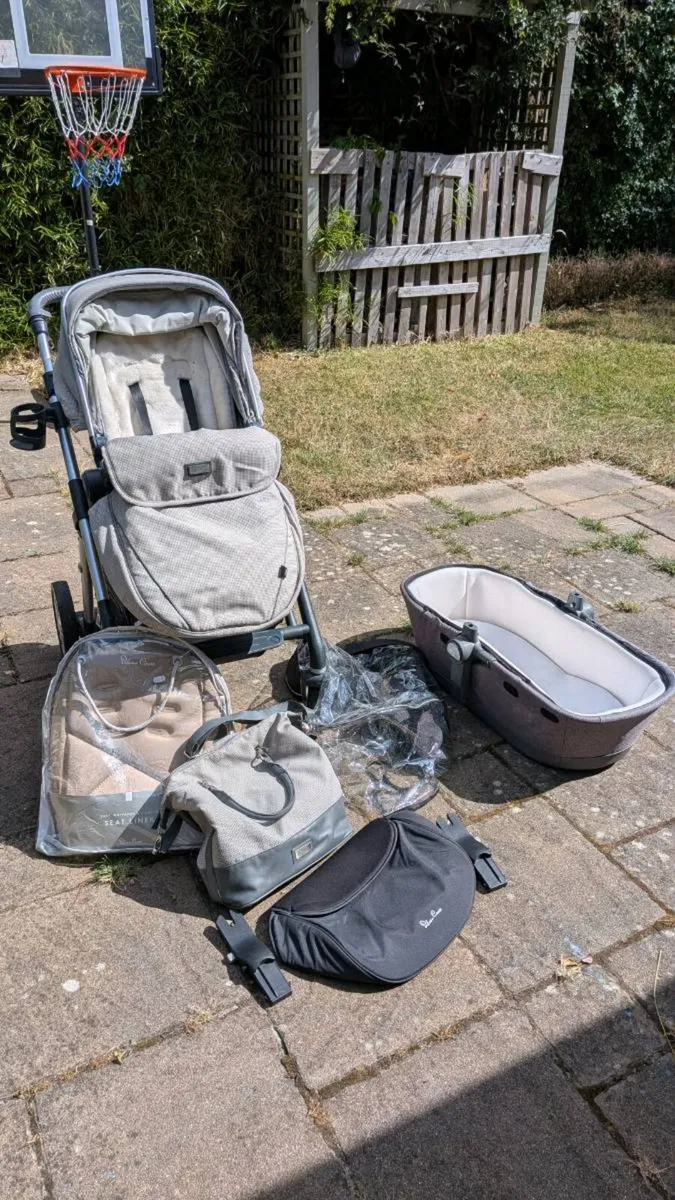 Silver Cross Pioneer buggy - Image 1