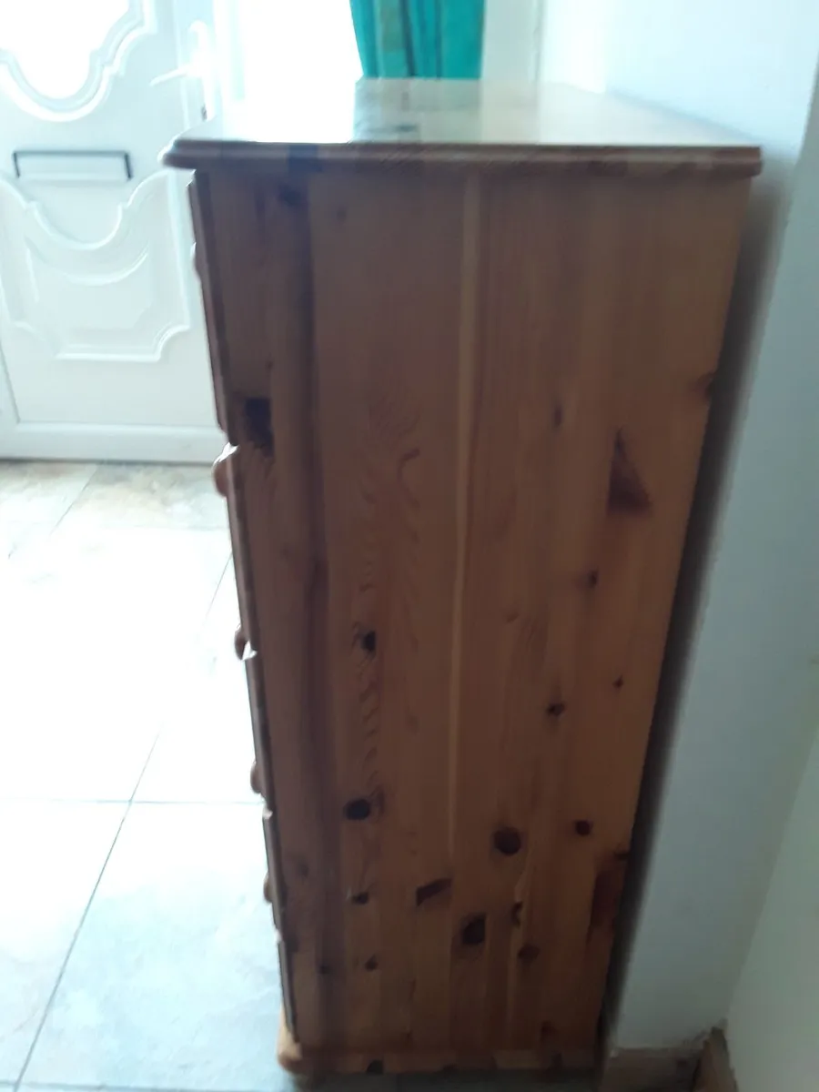 Very strong sturdy well-made Chester drawers - Image 4