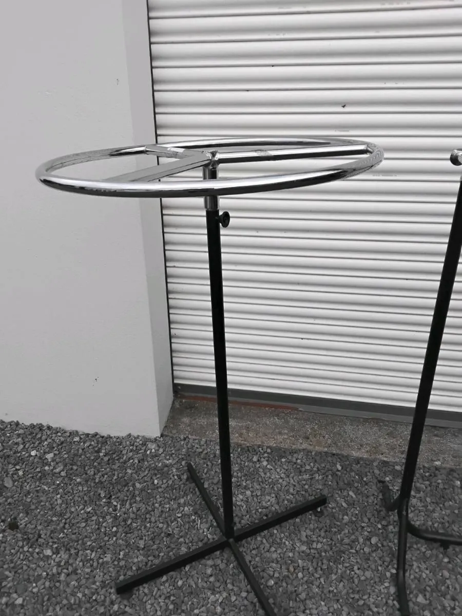 Clothes rails - Image 4