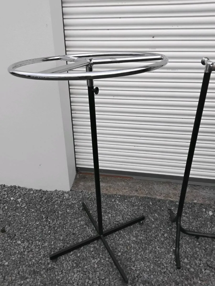 Clothes rails - Image 3
