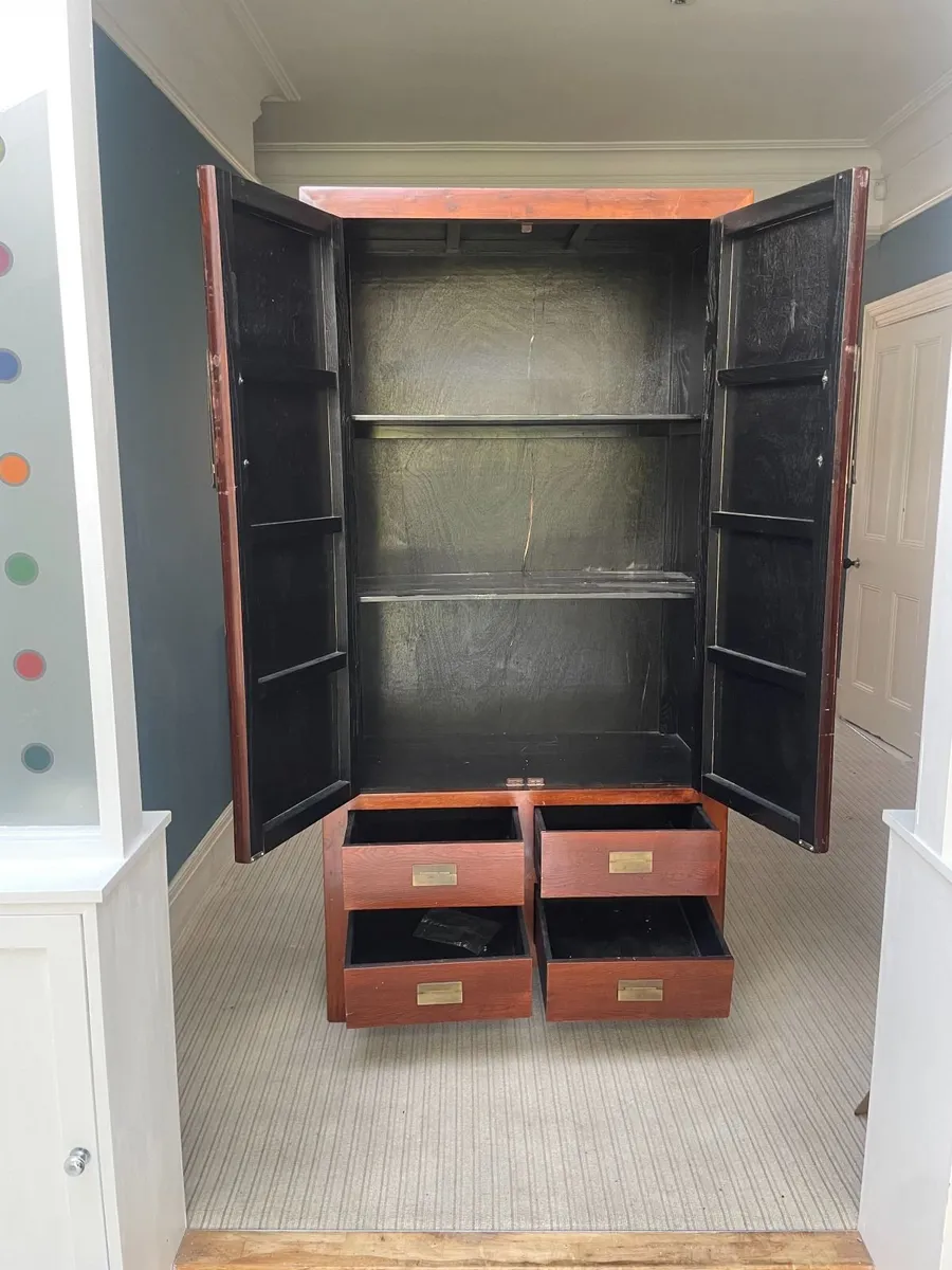 Solid Wood Double Wardrobe with Drawers- 2nd hand - Image 4
