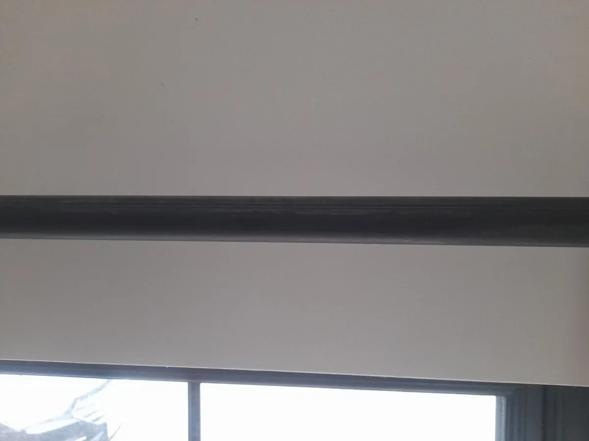 Curtain pole - Image 1