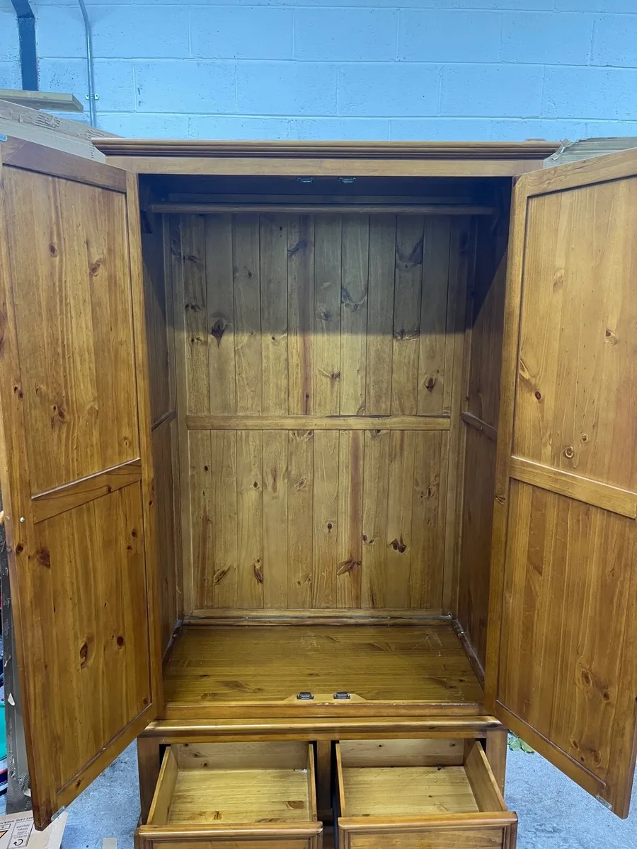 Wardrobe, drawers, locker, bed - Image 2