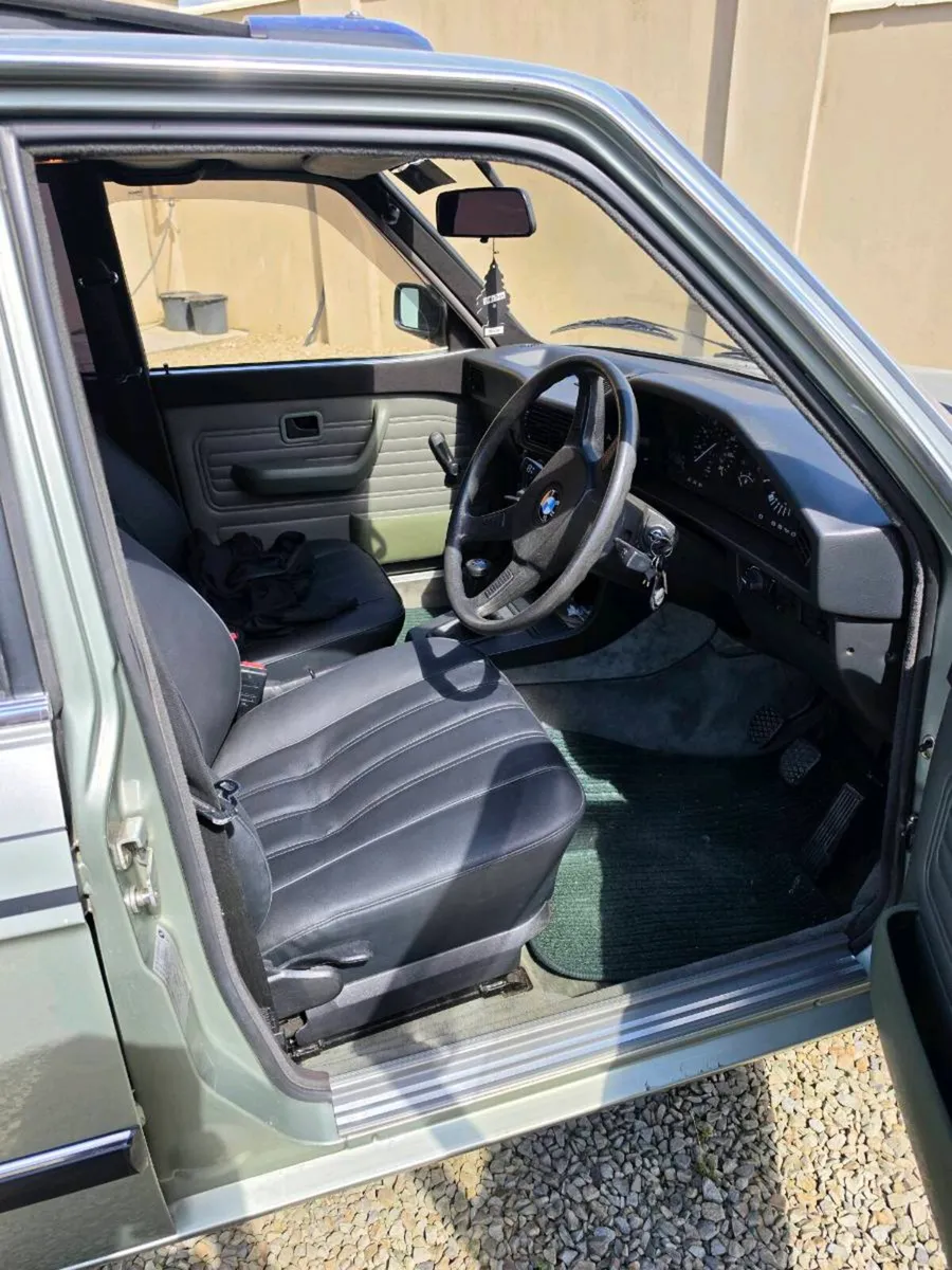E28 520i - Image 4