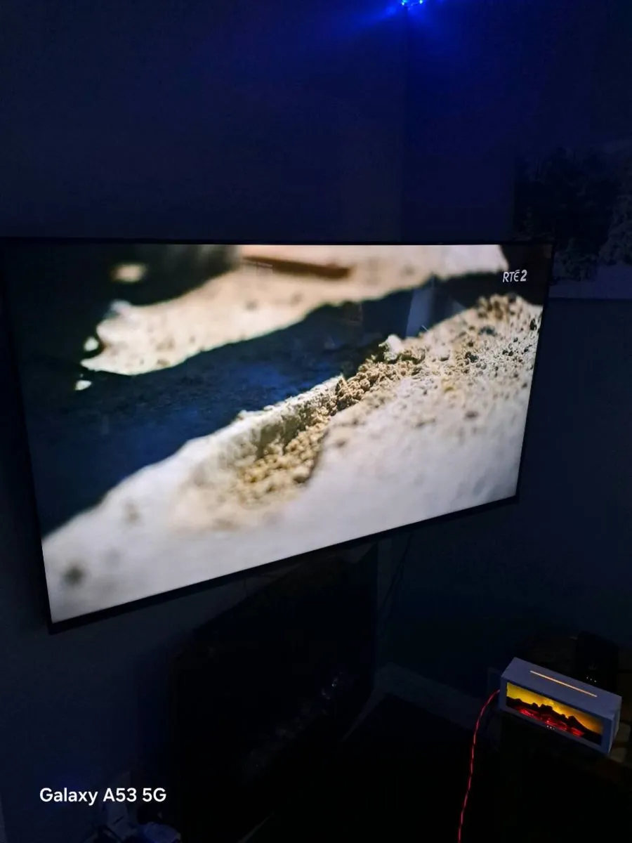 55 inch samsung smart tv i year old - Image 2
