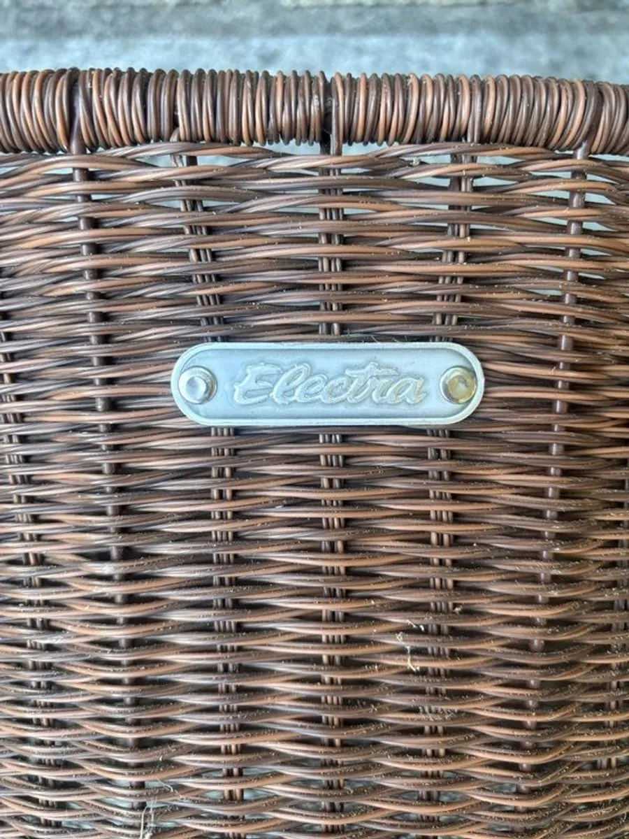 Electra Rattan Bike Basket - Image 3