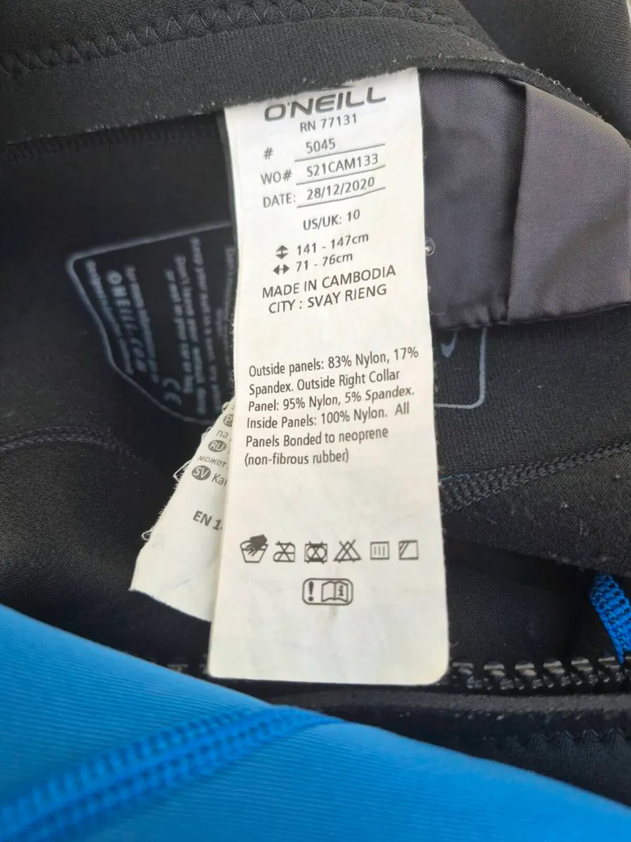 2 x Kids Shorty Wetsuits - Image 2