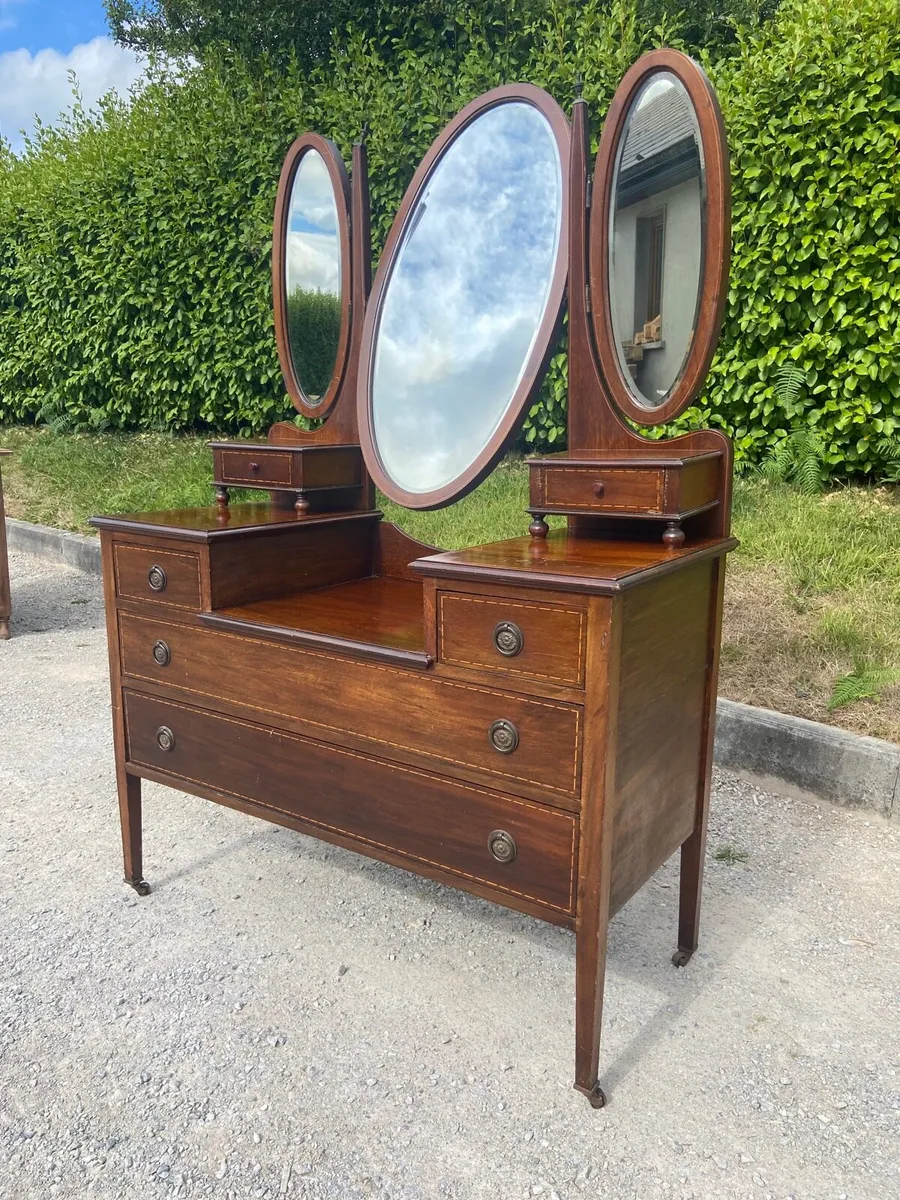 Edwardian inlaid Rosewood and Mahogany dresser - Image 3
