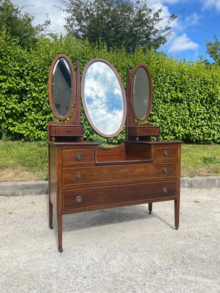 Edwardian inlaid Rosewood and Mahogany dresser - Image 1
