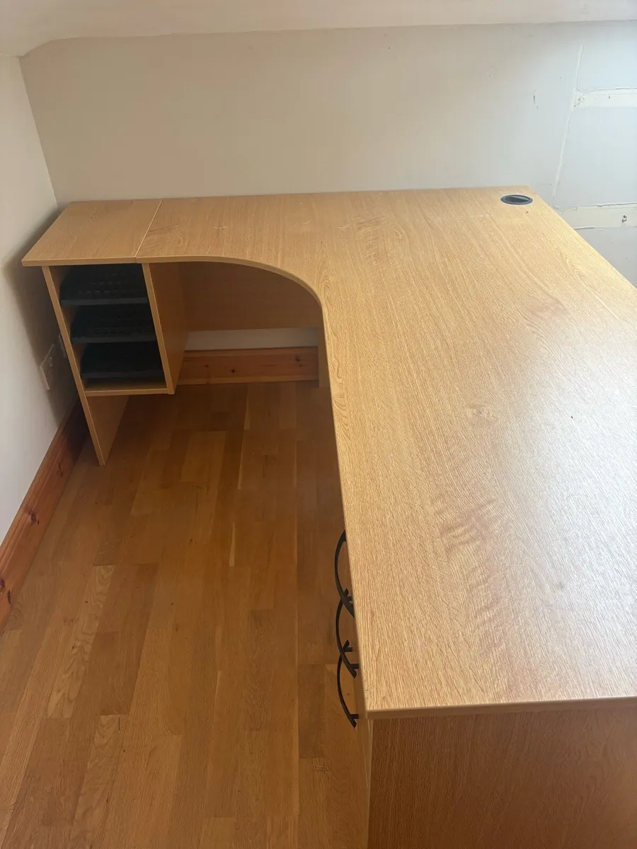 3 L-Shaped Oak Office desks - Image 2