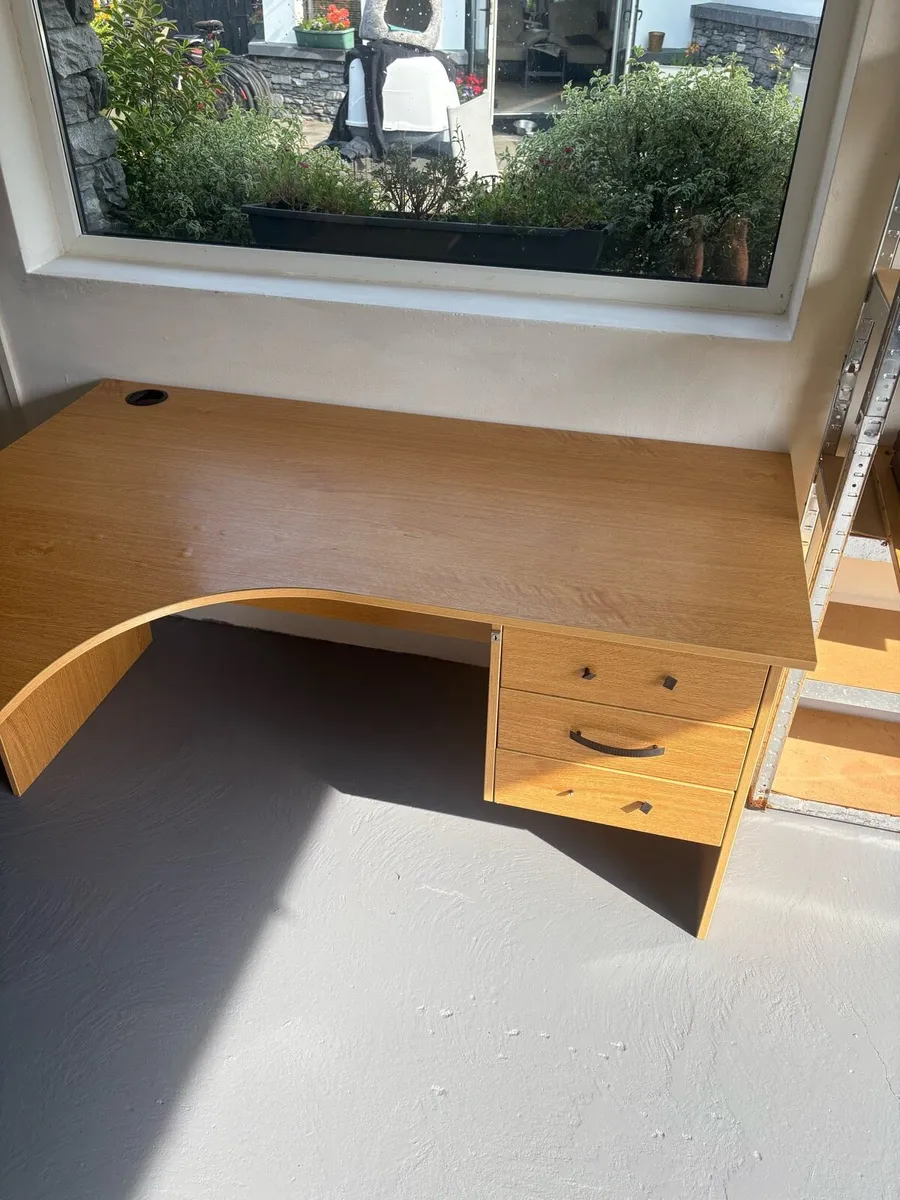 3 L-Shaped Oak Office desks - Image 4