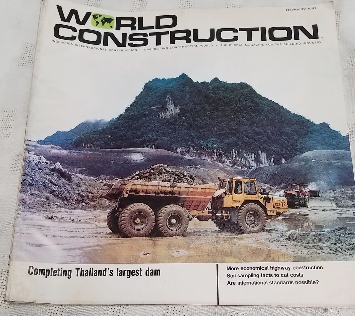 Vintage construction magazine - Image 1