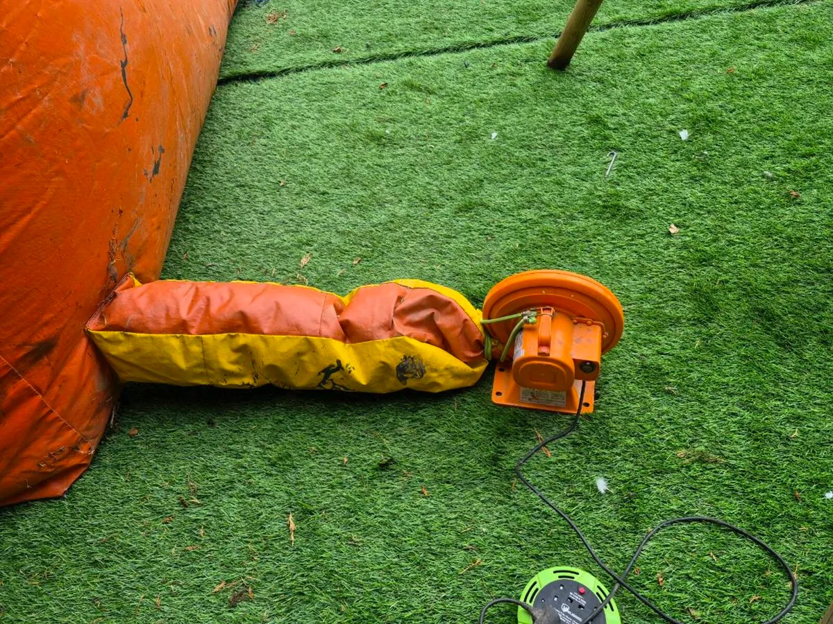 Bouncy castle - Image 4