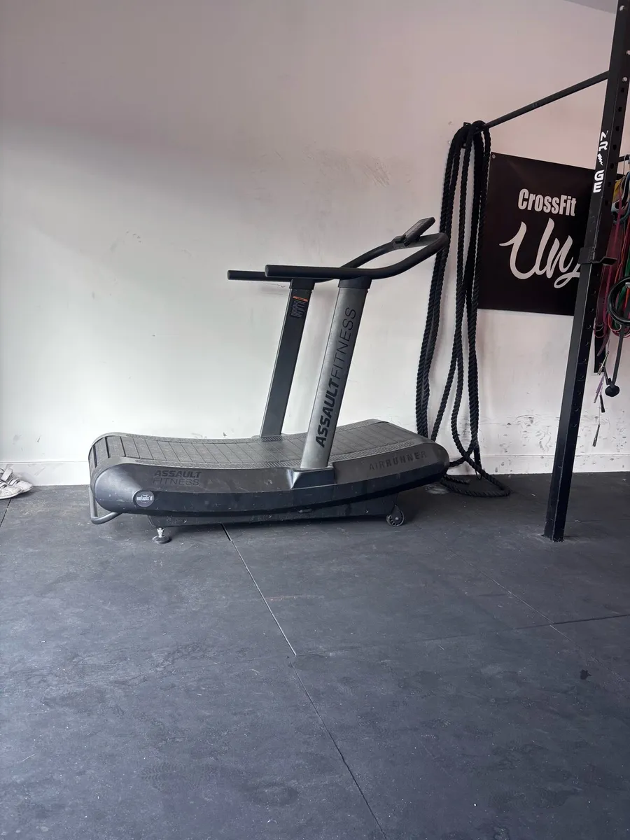 Assault Fitness Rhnner
