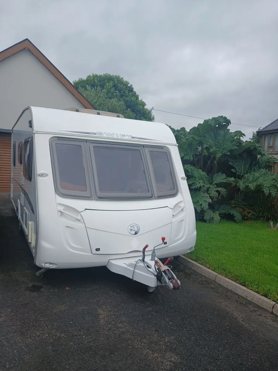 Swift charisma 555 4 berth - Image 1