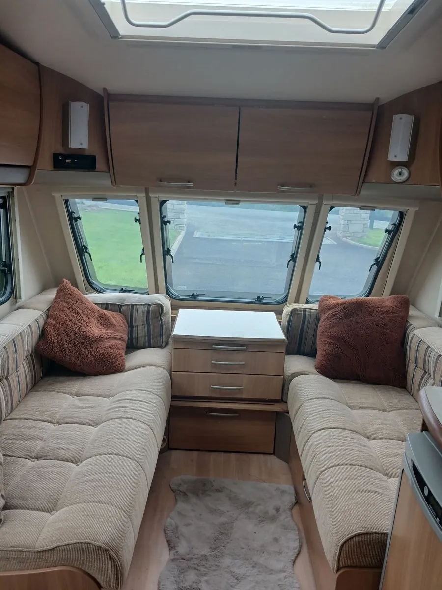 Swift charisma 555 4 berth - Image 2
