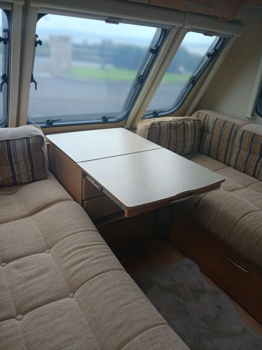Swift charisma 555 4 berth - Image 3