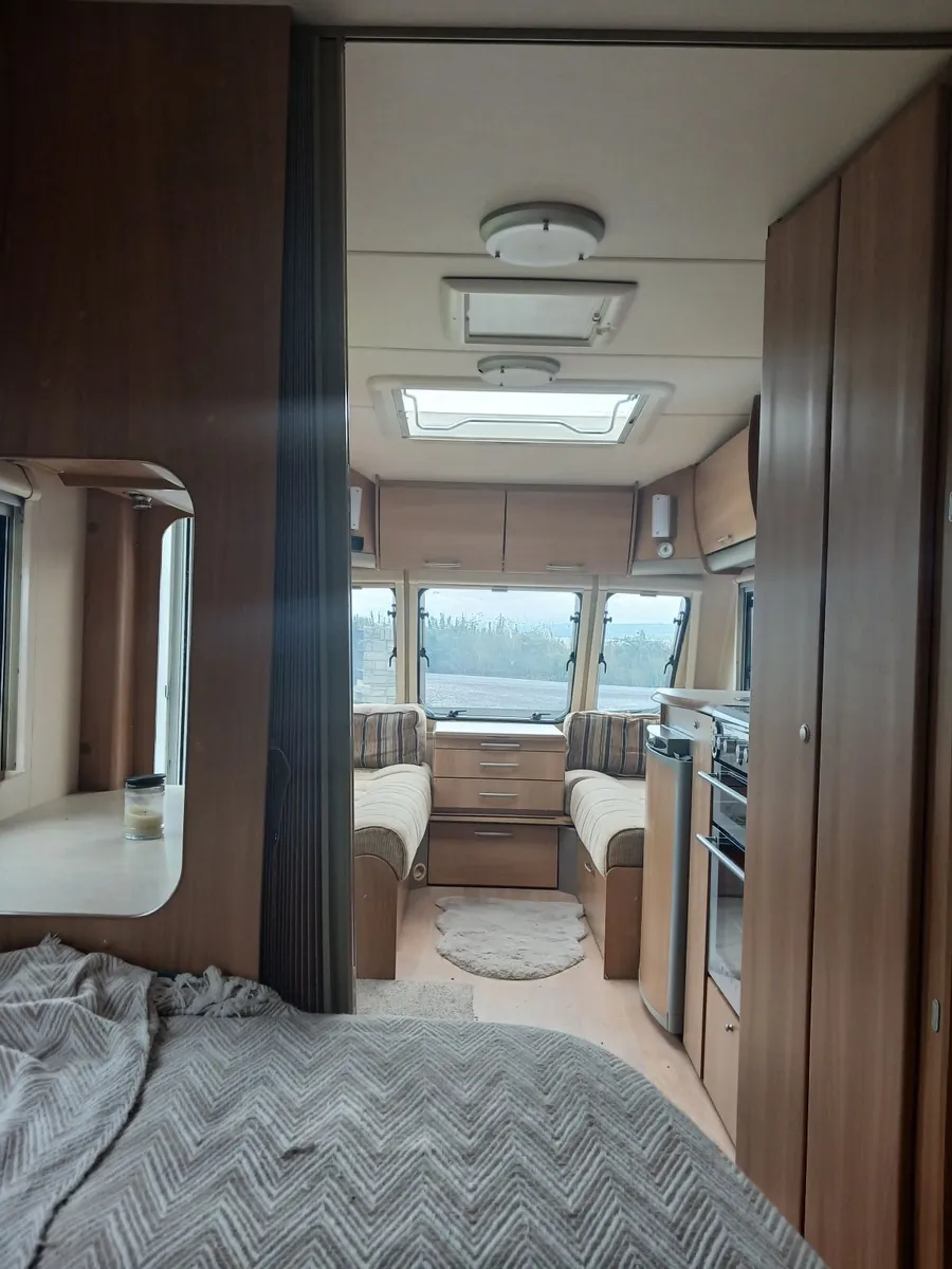 Swift charisma 555 4 berth - Image 4