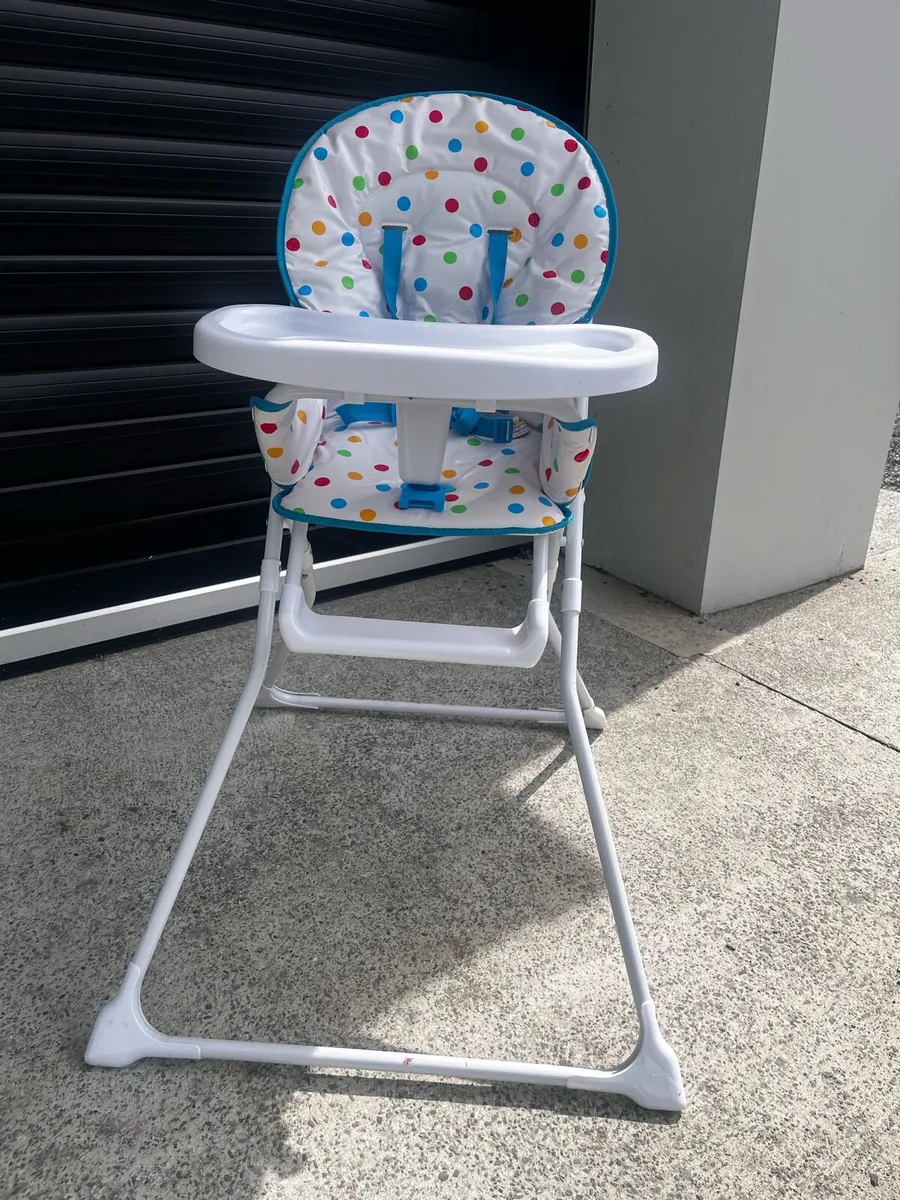 High chair - Image 1