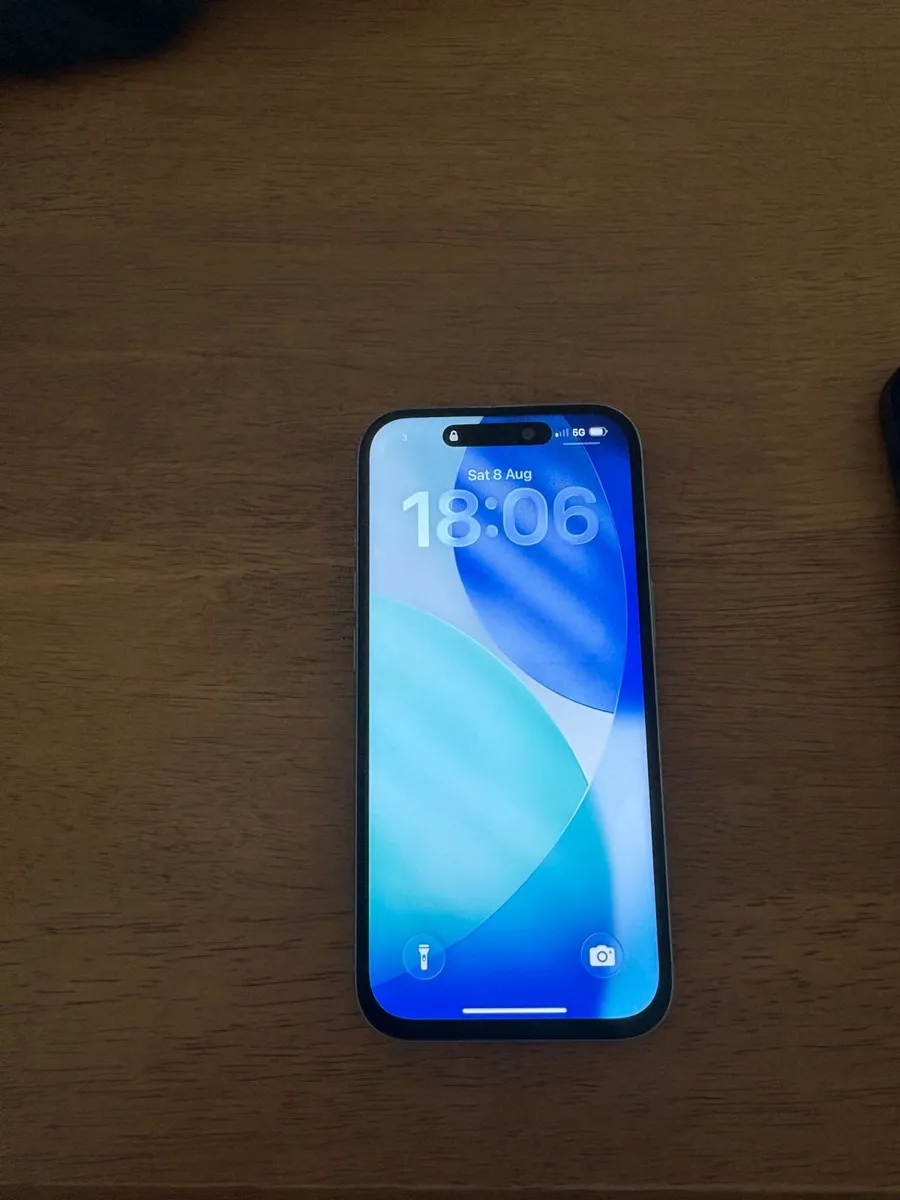 iPhone 15 - Image 1