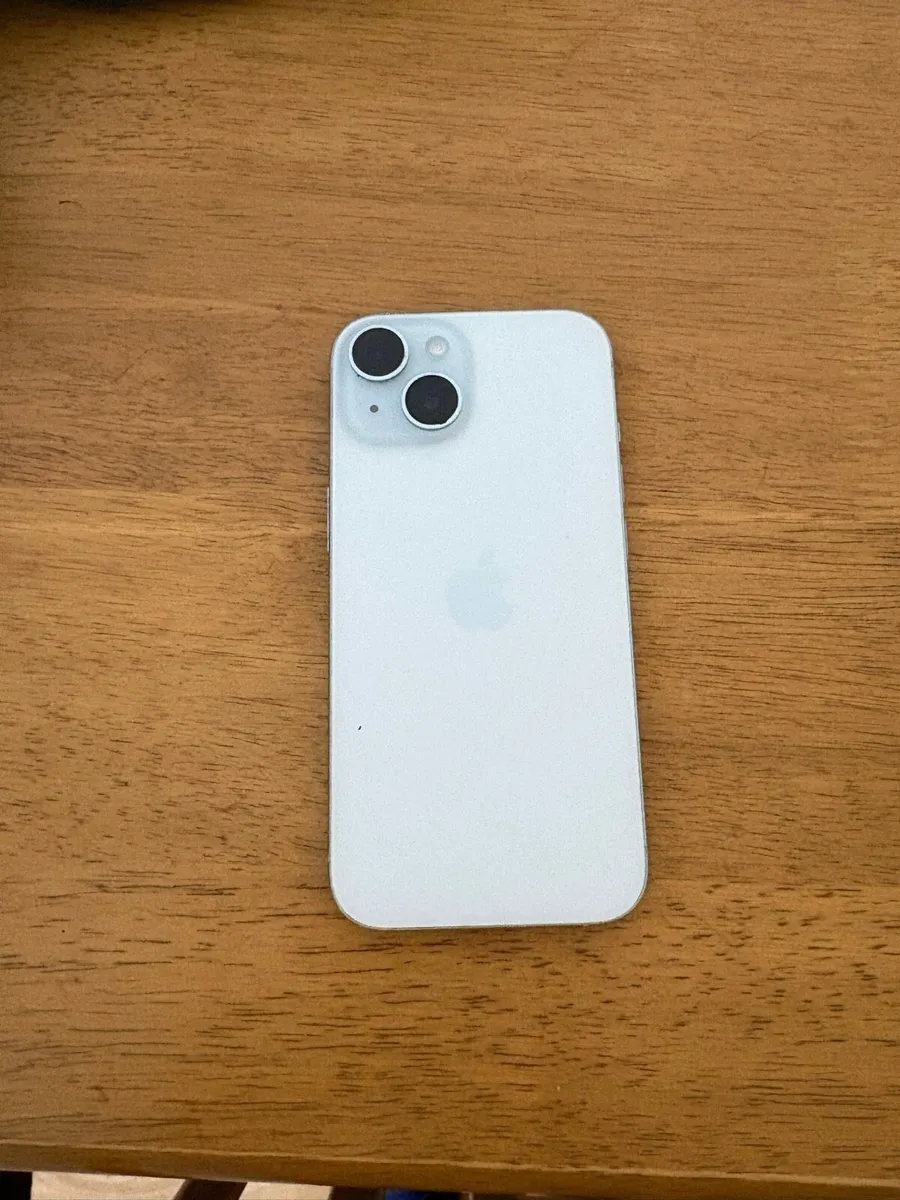 iPhone 15 - Image 2