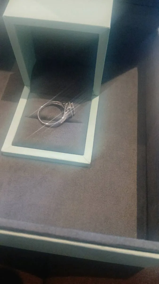 Engagement ring - Image 4