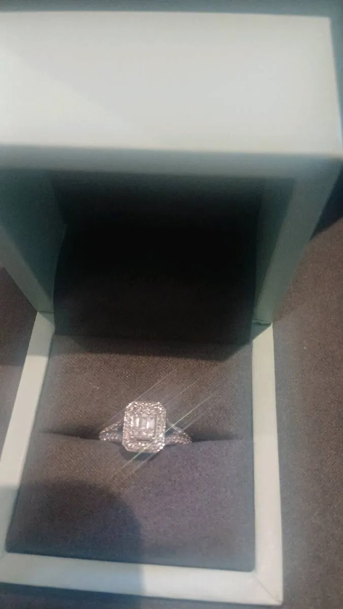 Engagement ring - Image 2