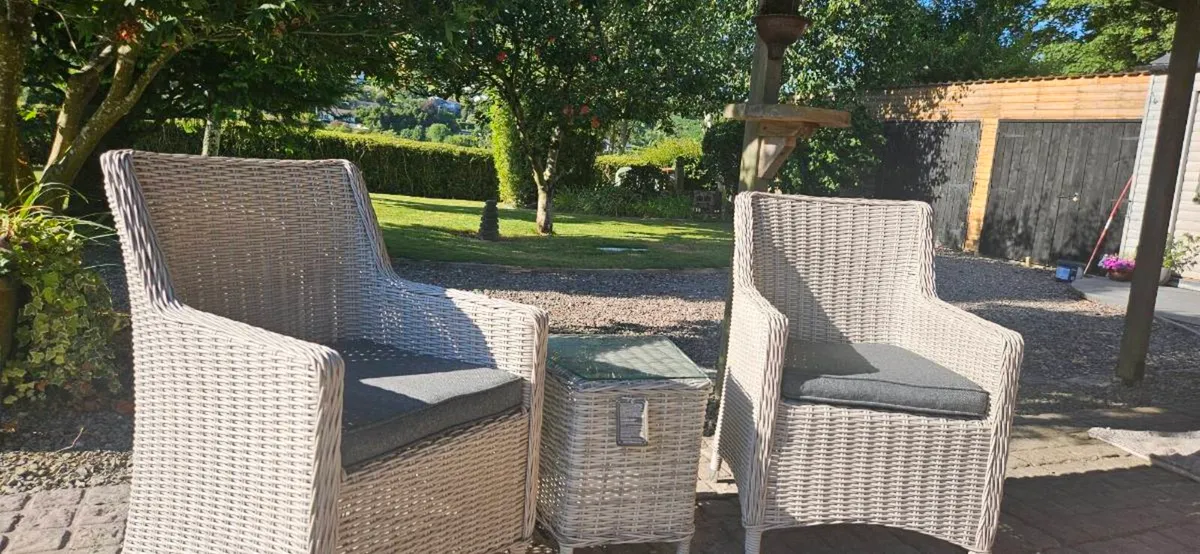 Rattan Bistro set - Image 1