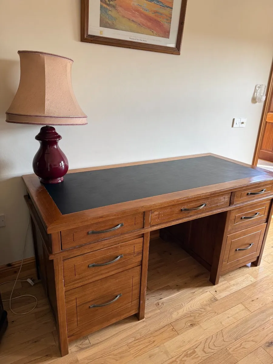 Desk - Image 2