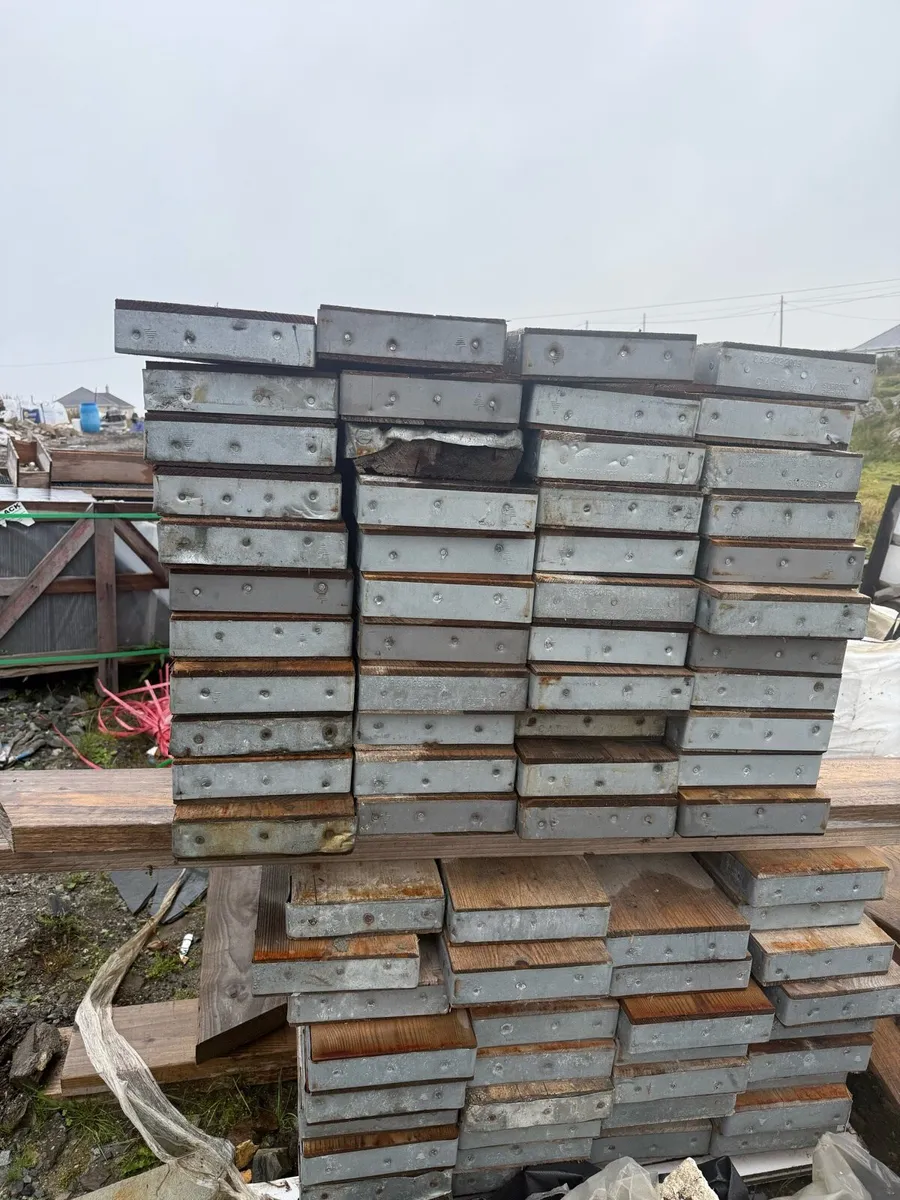Scaffolding for Sale - Near New - Image 3