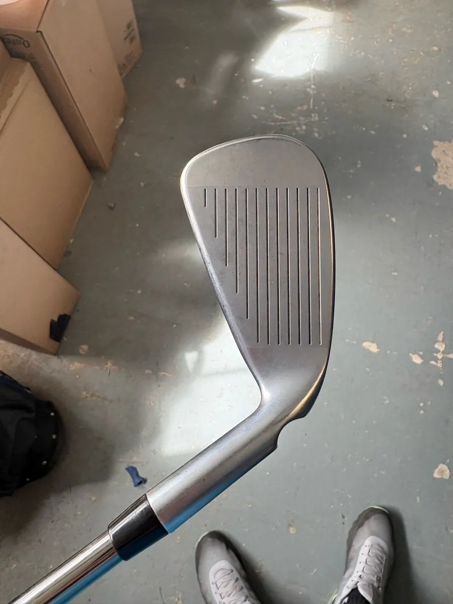 Left hand ping g410 2 iron - Image 2