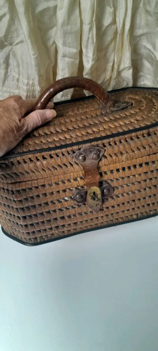 ⭐️ Antique Basket.Box.Teaset ⭐️ - Image 1