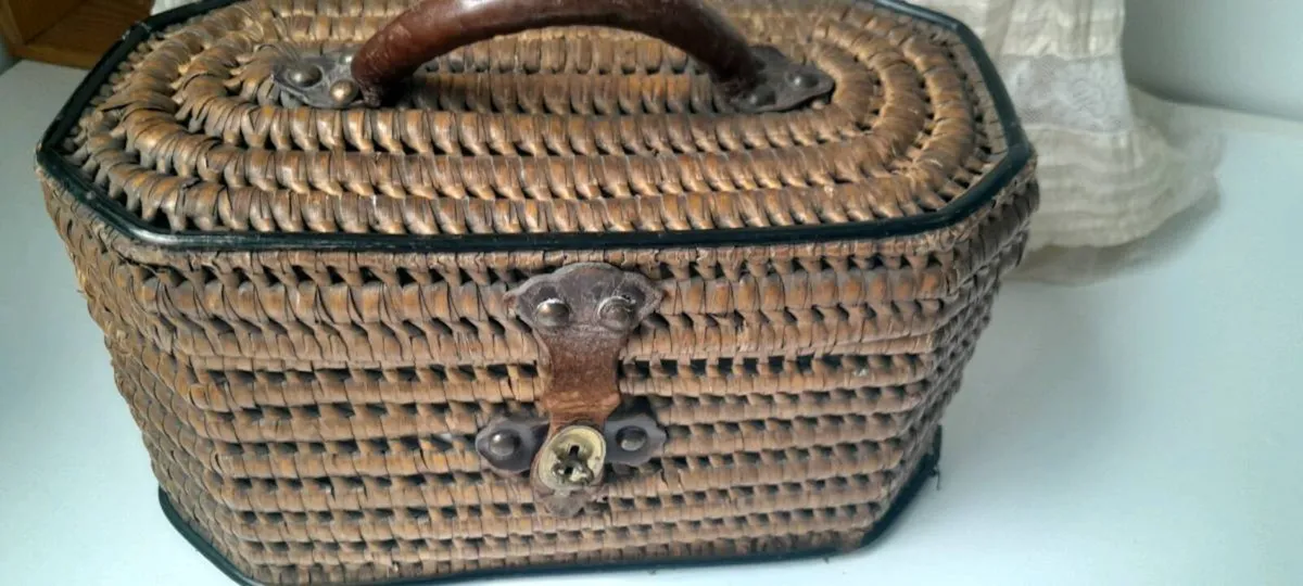 ⭐️ Antique Basket.Box.Teaset ⭐️ - Image 2