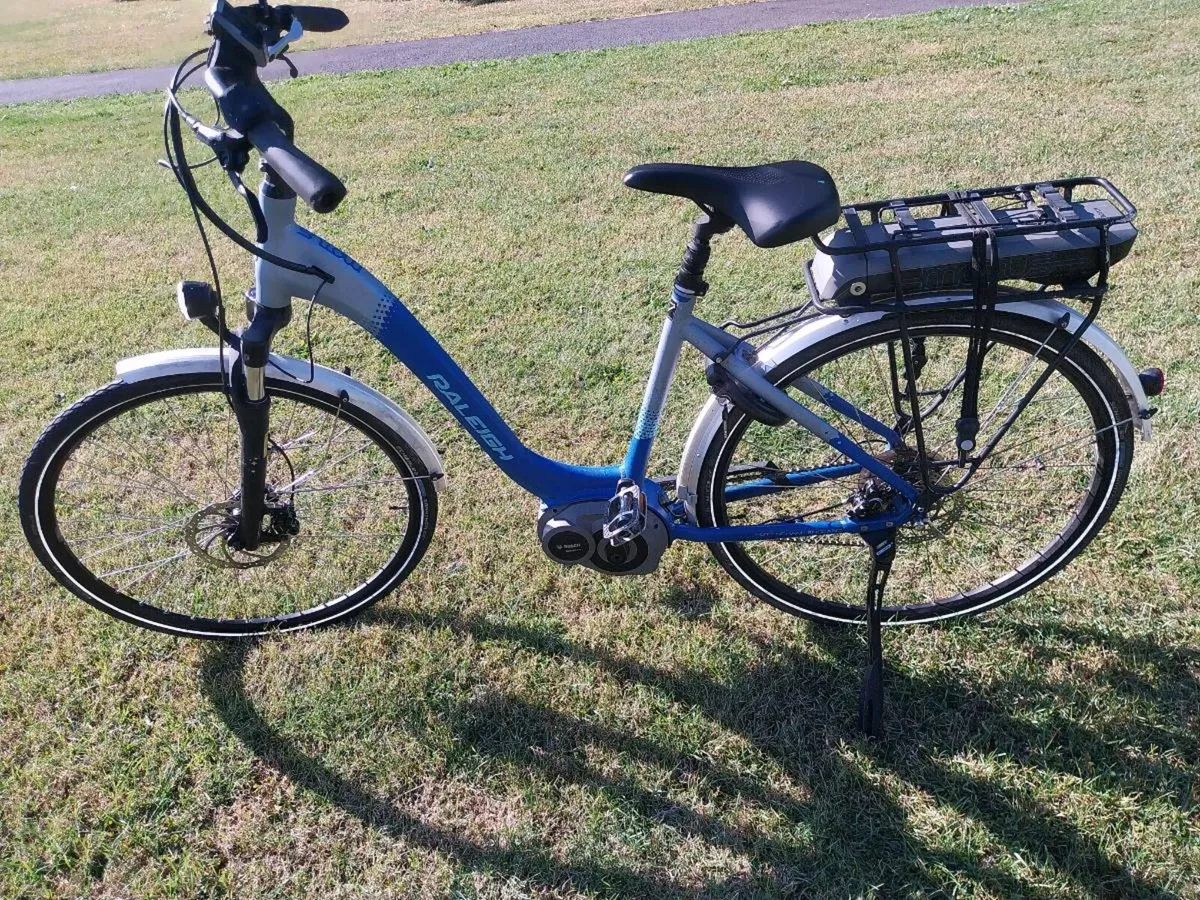 Electric bike Raleigh motus as new - Image 2