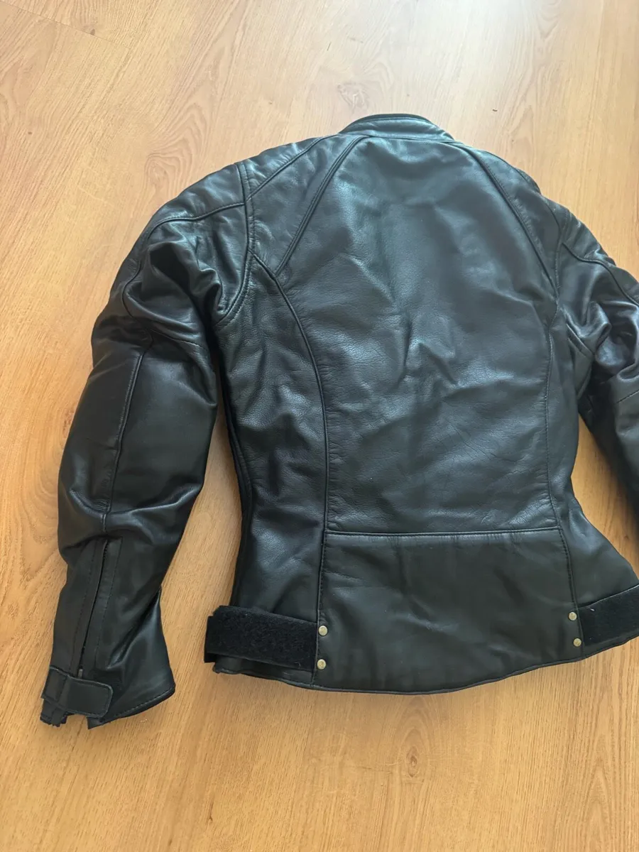 Motorbike Leather jacket women’s as new - Image 3