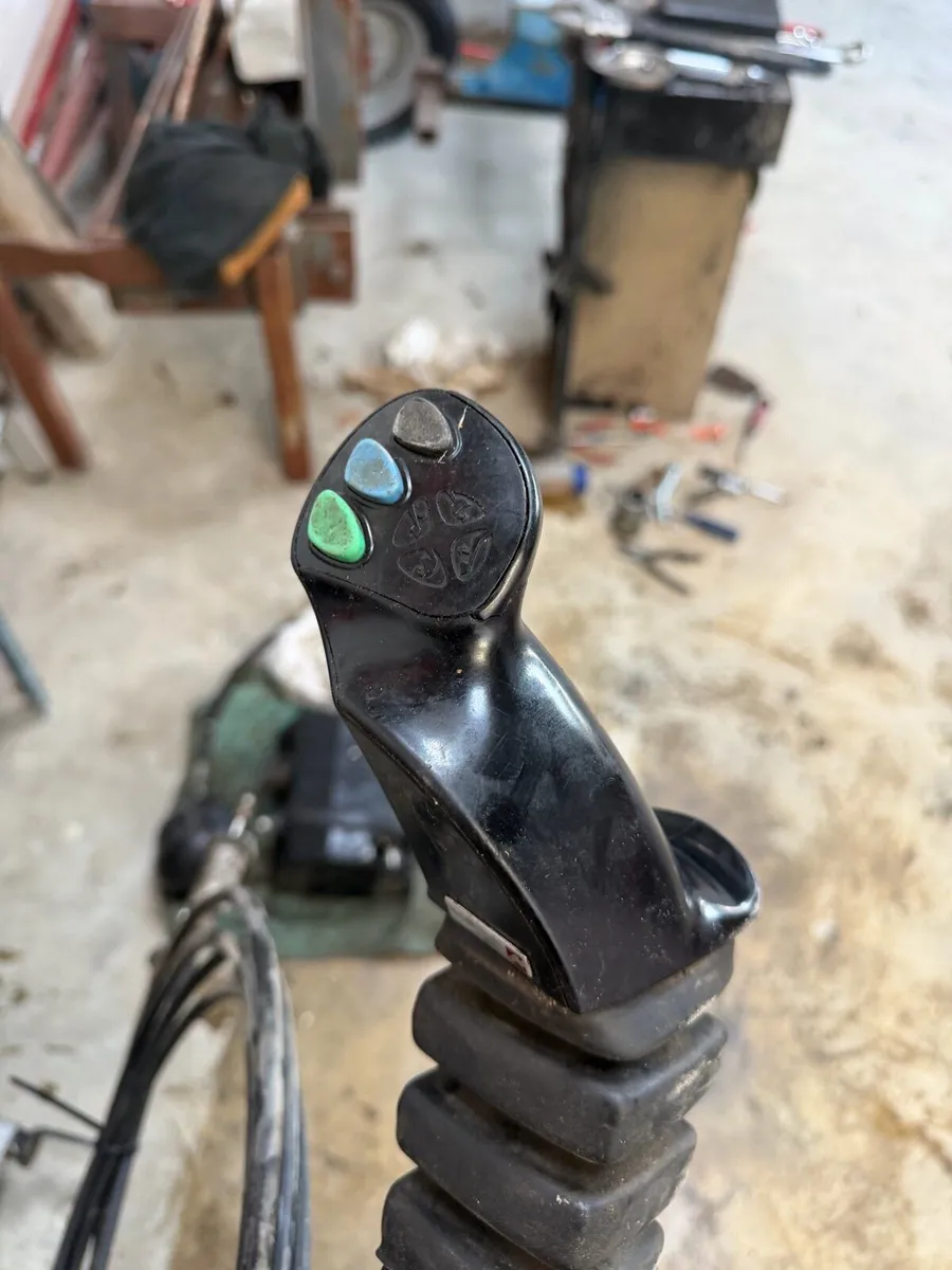 MX Mach valve block and Eco Pilot joystick - Image 2