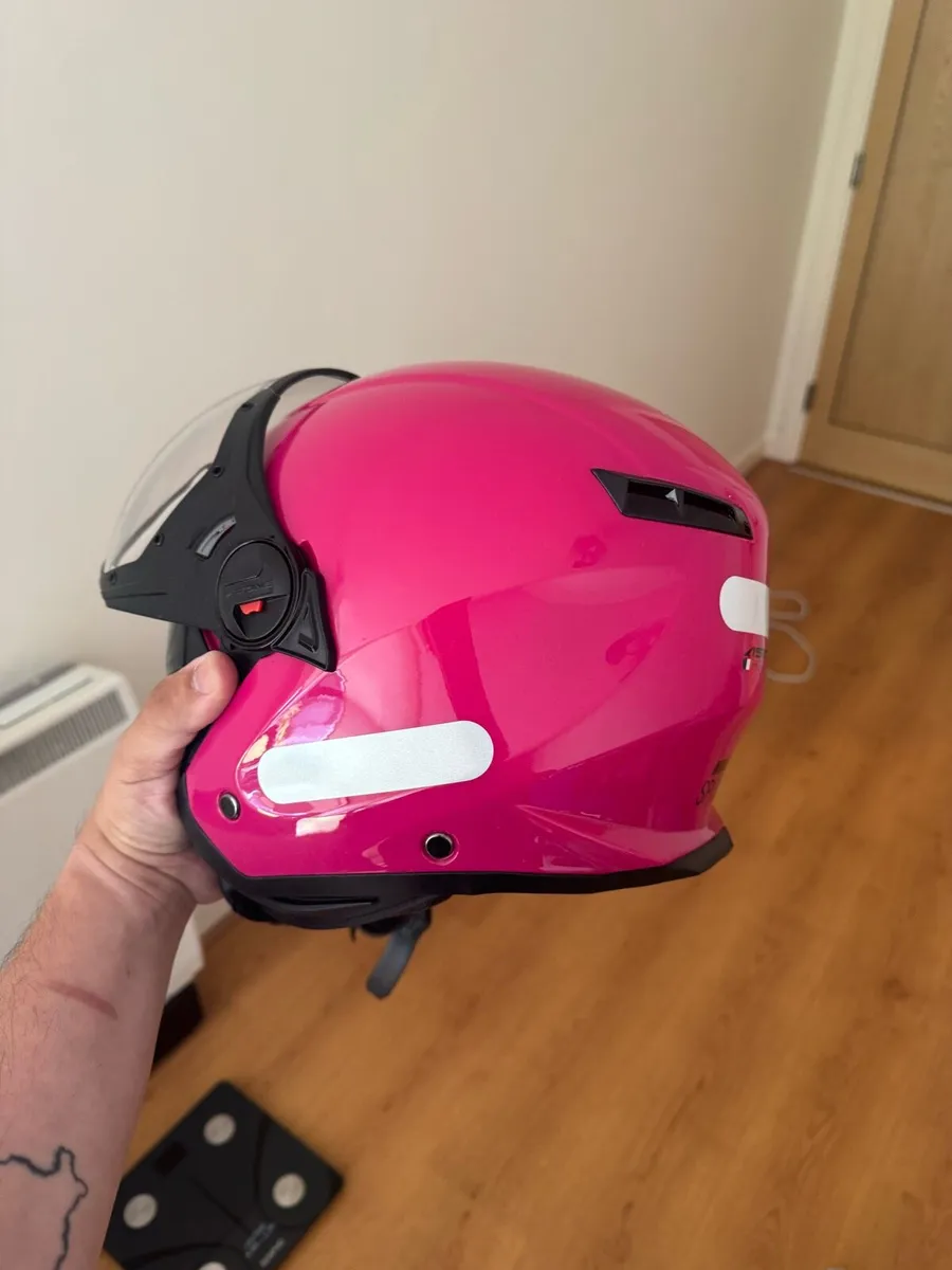 Pink Lady’s Motorbike Helmet - Image 2