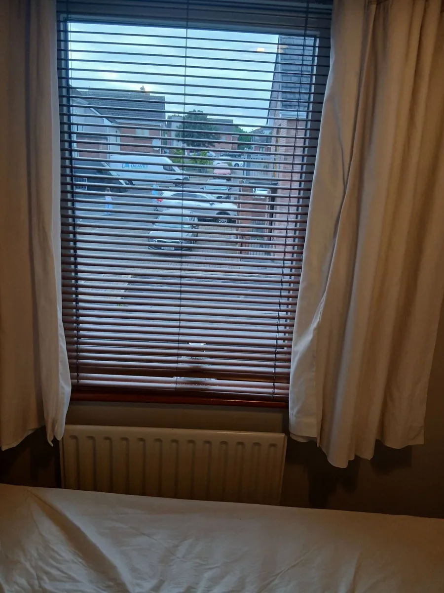 Blinds - Image 3