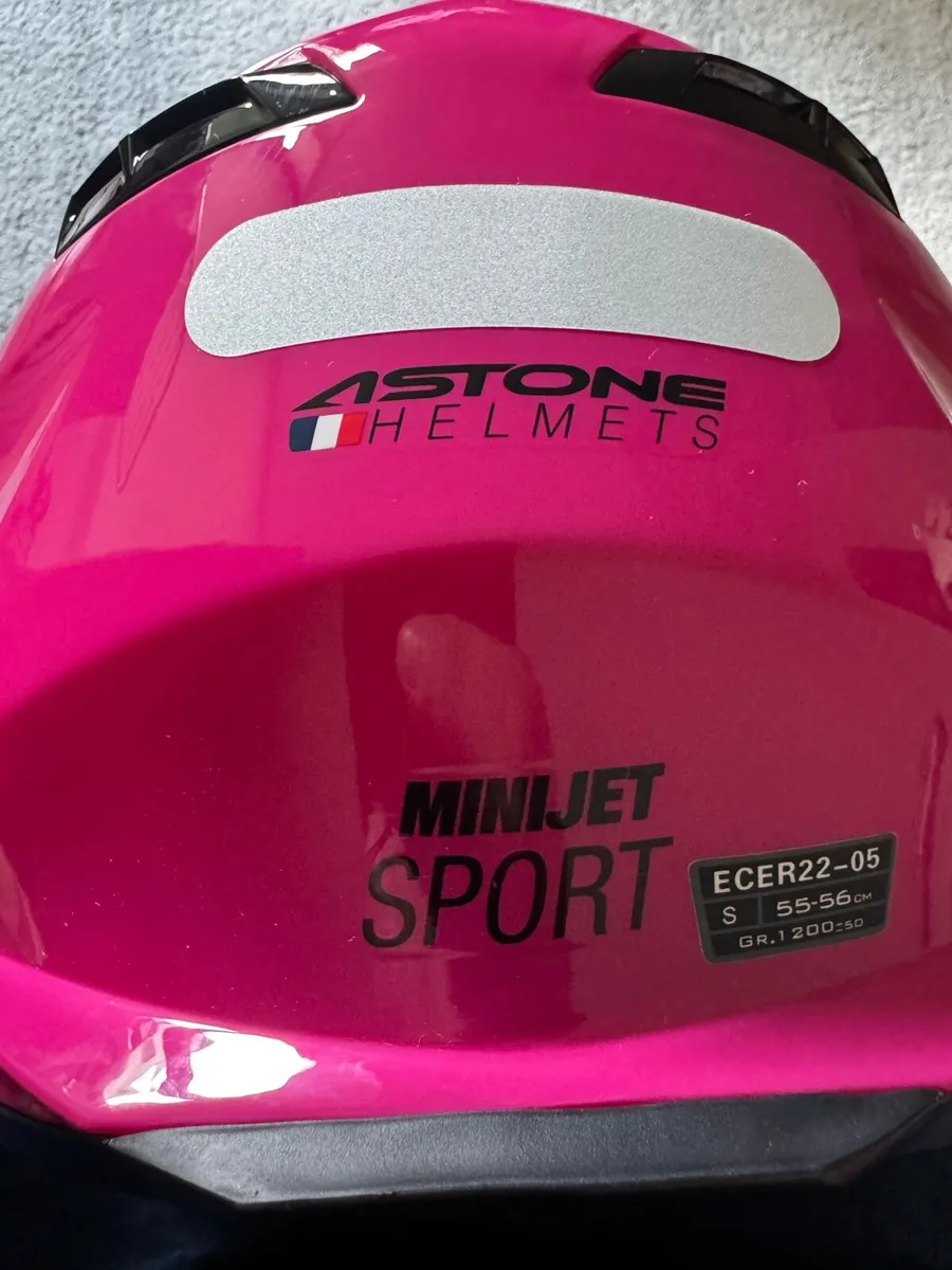 Pink Lady’s Motorbike Helmet - Image 3