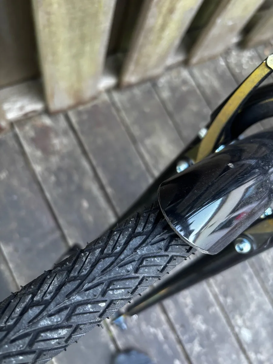 Apollo Belmont Men's Hybrid Bike - Image 2