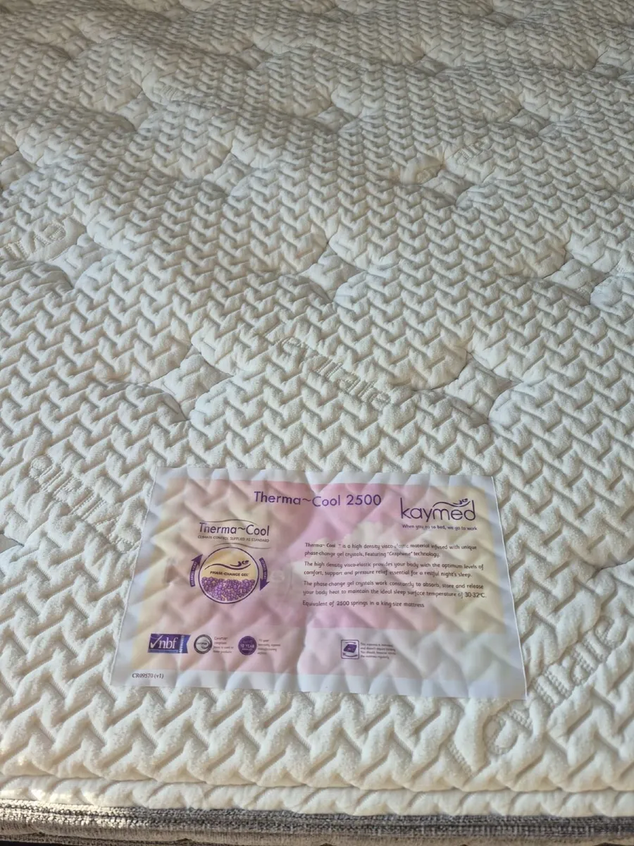 Lux Mattress Kaymed Gel 2500 King - Like New - Image 4