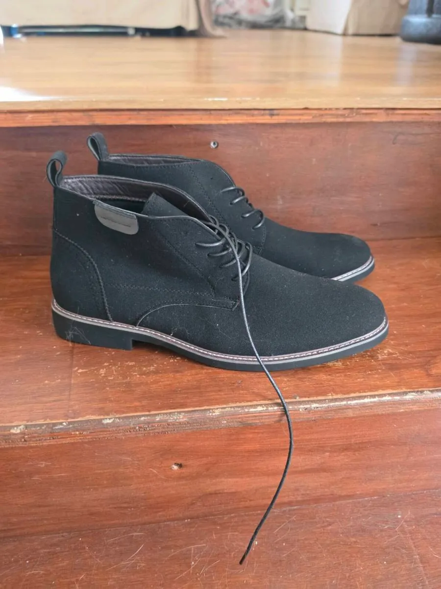 Boots - Image 3