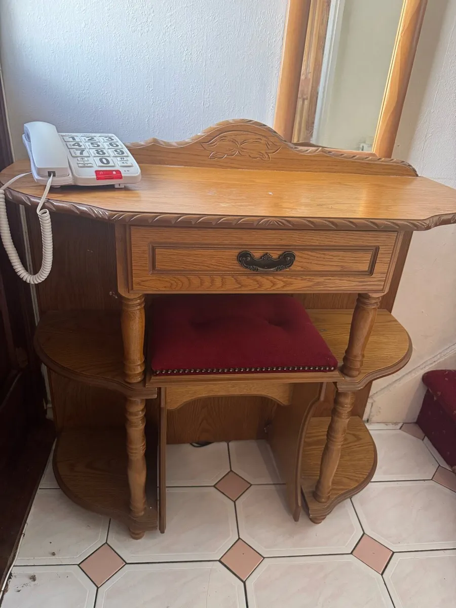 hallway console table with seat - Image 1